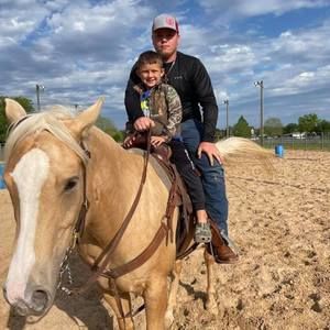 Meet your Posher, Levi